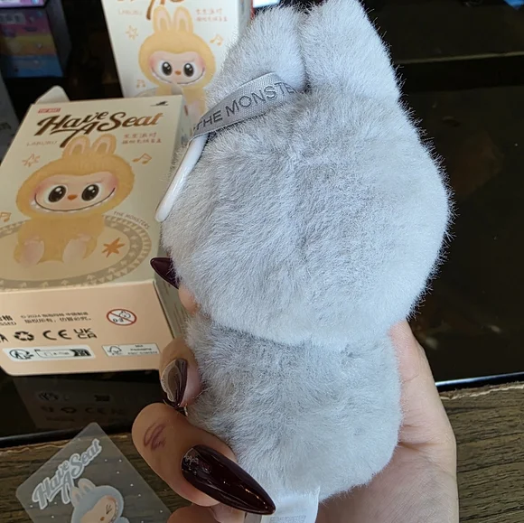 LABUBU Have A Seat HeHe - Picture 4 of 6